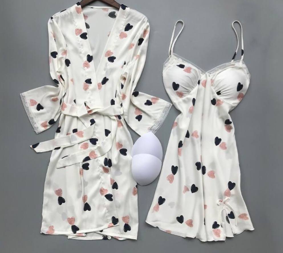 Комплект сорочка и халат белый с сердечками, размер M